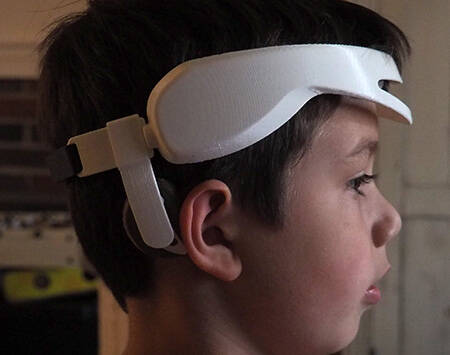 Prototype of a headset for treating ADHD in children without the use of drugs